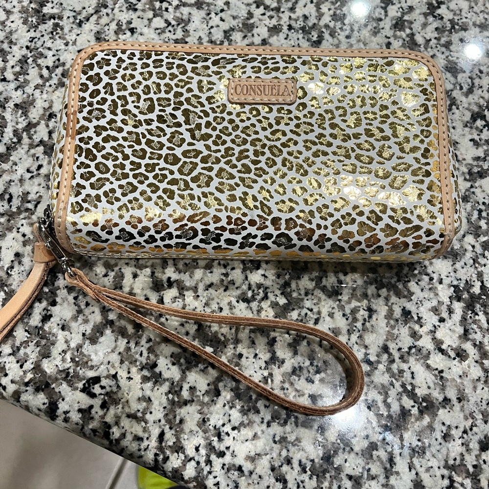 Consuela kit wristlet wallet
